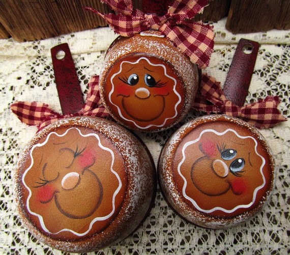 Gingerbread Hand Painted Set of 3 Metal Measuring Cups Kitchen