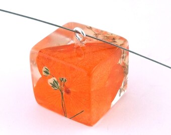 Vibrant Hydrangea and Baby's Breath Botanical Resin Necklace. Pressed Flower Pendant Necklace - Orange and White. Real Pressed Flowers
