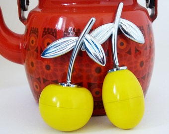 1950's / 1960's cherry & plum fruit salt and pepper pots