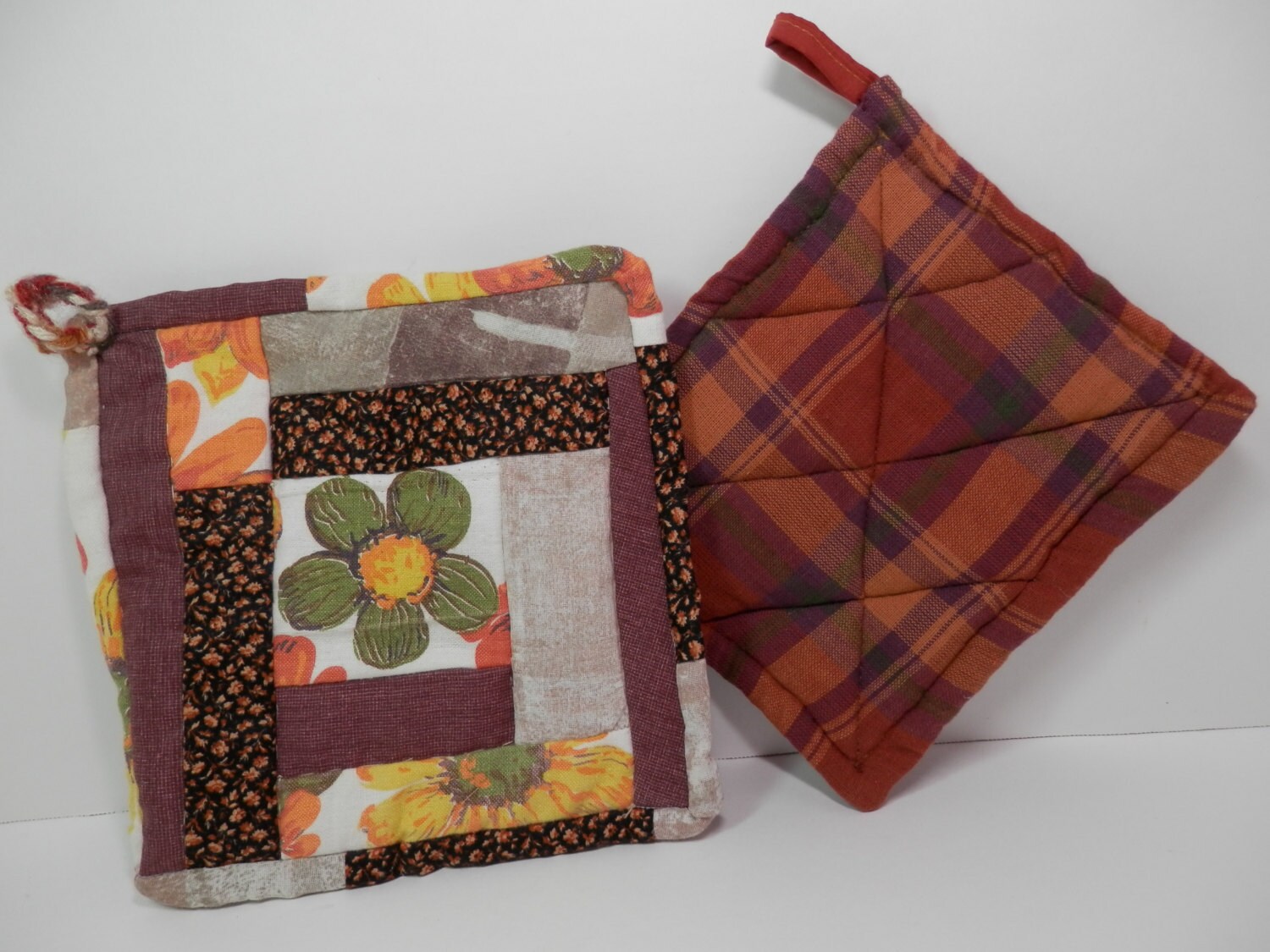 2 Vintage Quilted Pot Holders Hand Design Retro 1970s by 2lewa