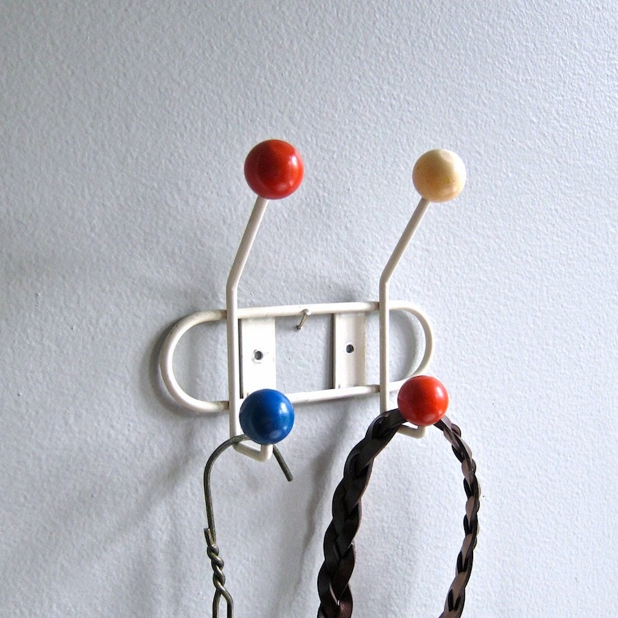 Mid Century Modern Hanging Wall Rack Colorful Ball Coat Hook