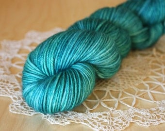 Hand Dyed Yarn / DK Weight / Teal Turquoise Ocean Sea Blue Green Superwash Merino Wool / Sargasso