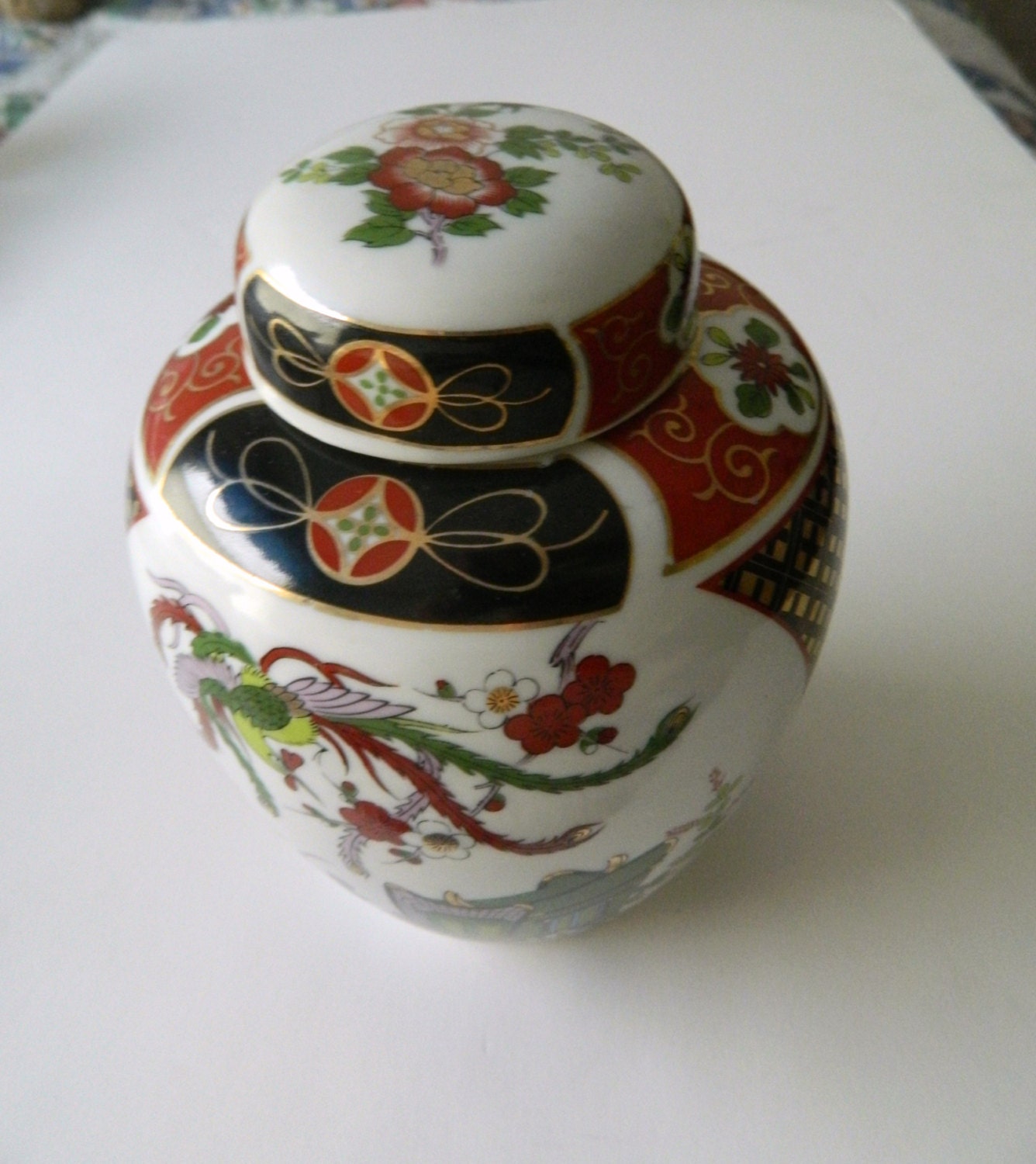 Imari Japan Porcelain Ginger Jar Made in Japan Red Black