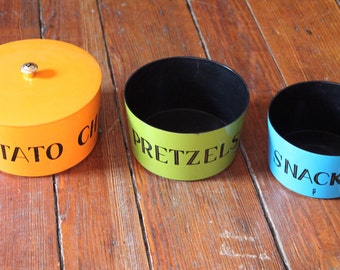 Snack Time...Vintage Colorful Nesting Snack Bowl Set of 3