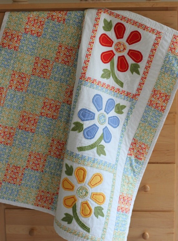 Modern Baby Girl Quilt // Patchwork // Appliqué Flowers.