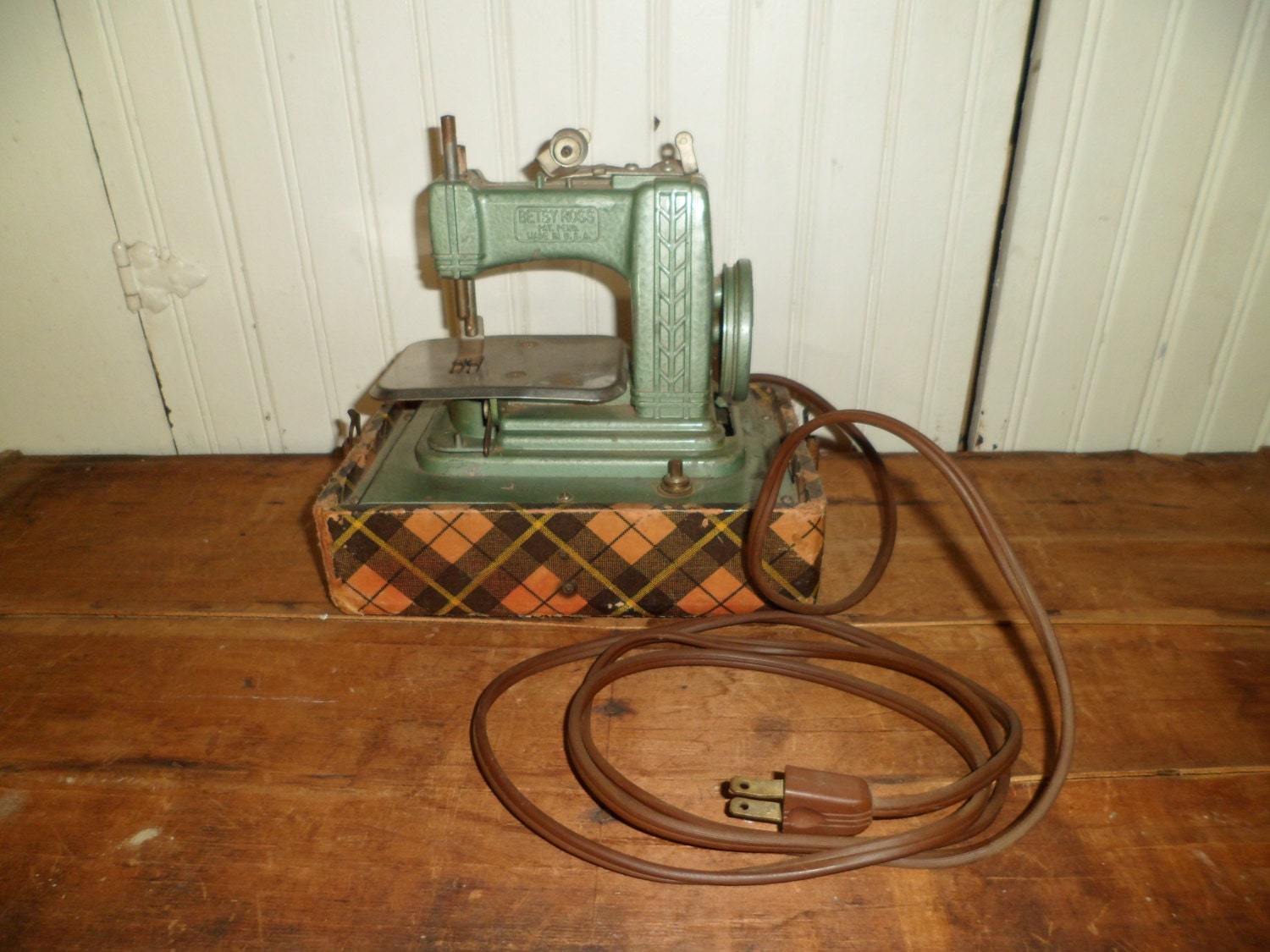 Betsy Ross Toy Sewing Machine Electric Mid Century Toy