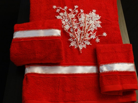 Christmas towels decorative christmas towels red by Spa10 on Etsy