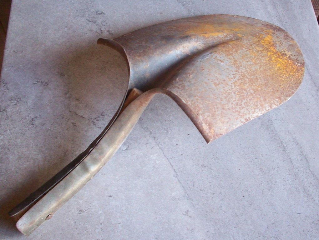 Rusty Shovel Head Full Sized Shovel Head Garden Decor