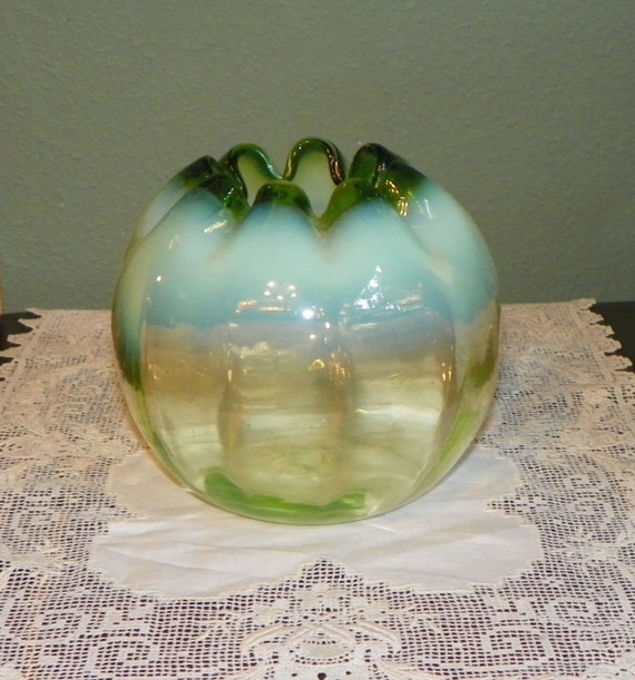 Victorian Vaseline Opal opalescent Glass Rosebowl Rose Bowl