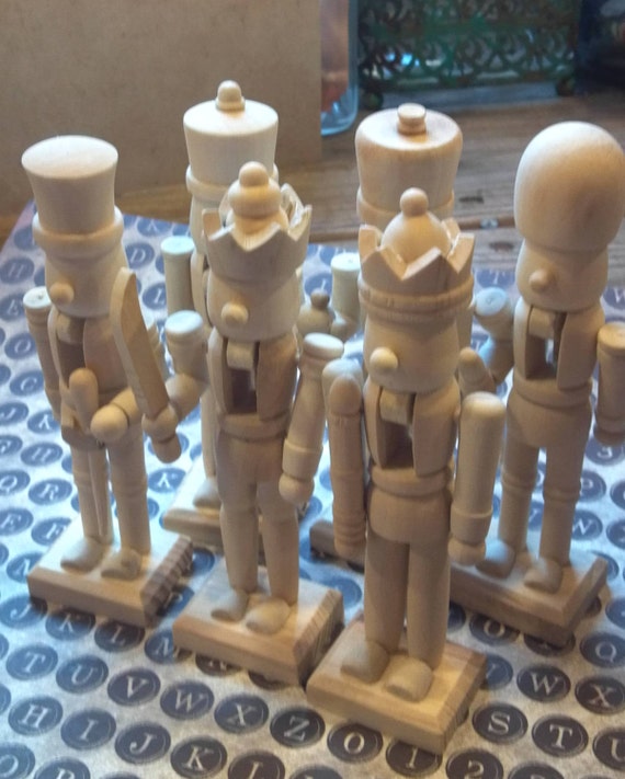 Unfinished wood nutcracker ready to paint / DIY / Christmas