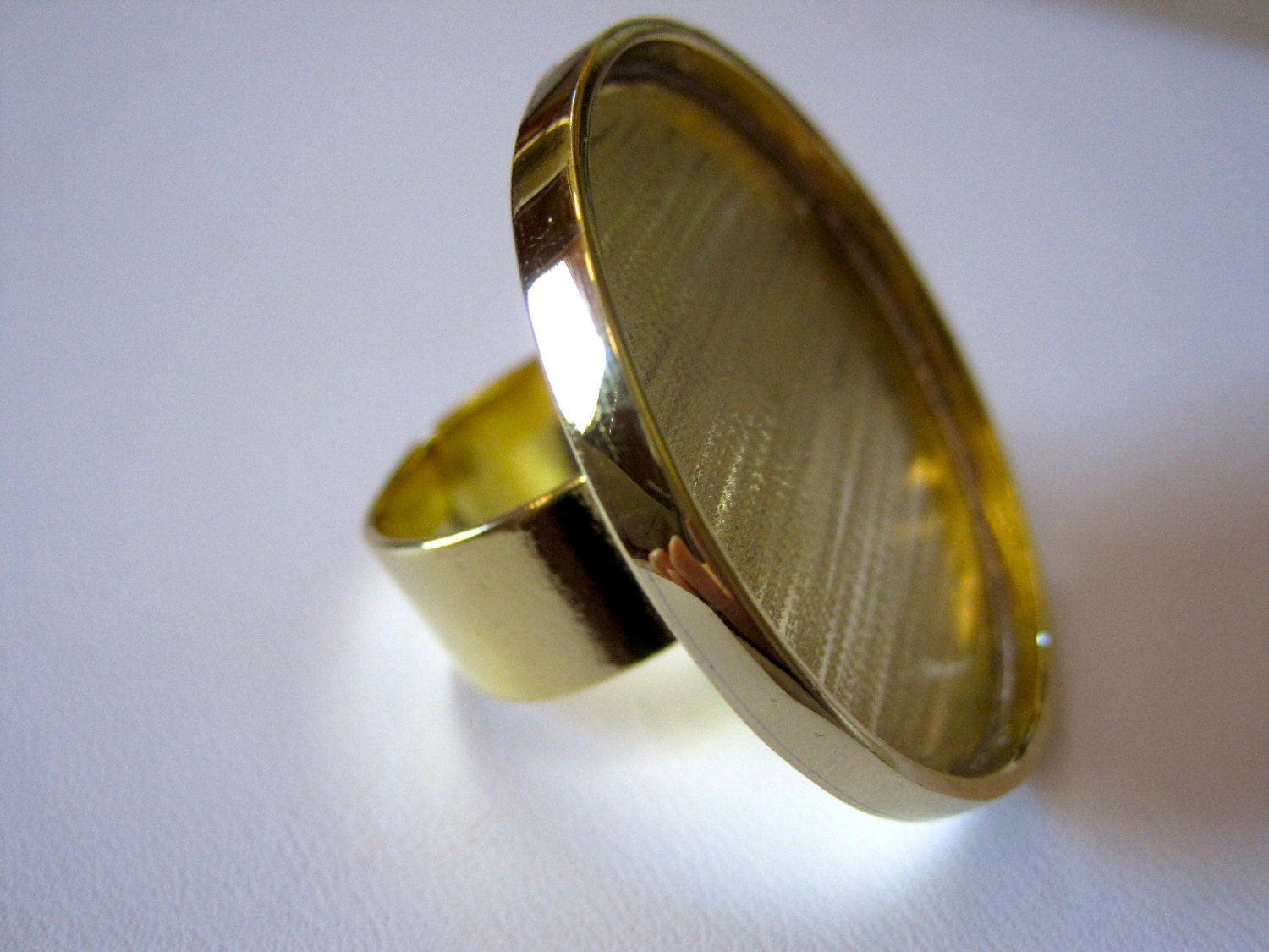 Adjustable Round Gold Ring Blanks Ring Bases with a 25mm Bezel