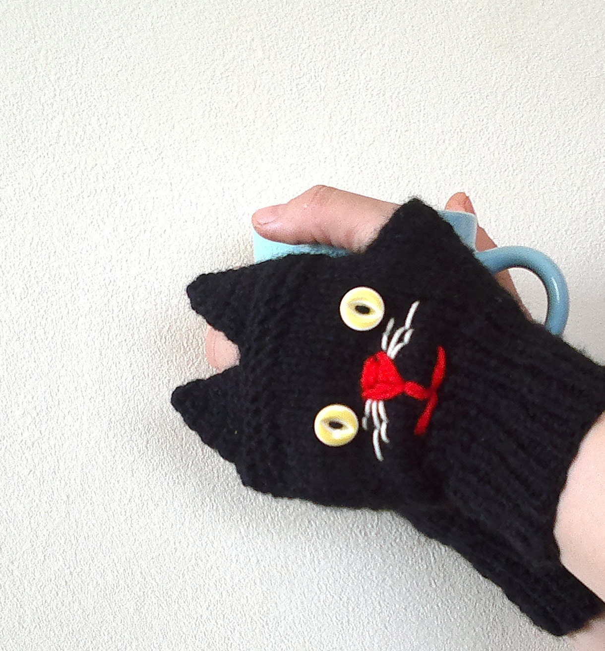 Knitted black cat gloves cat mittens womens gloves in black