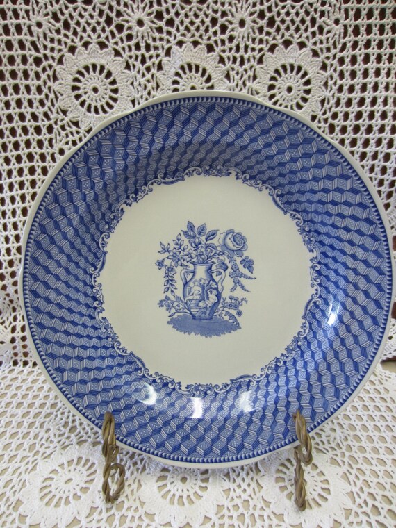 Spode Blue Room Collection 10 1/2 inch Plate Portland Vase