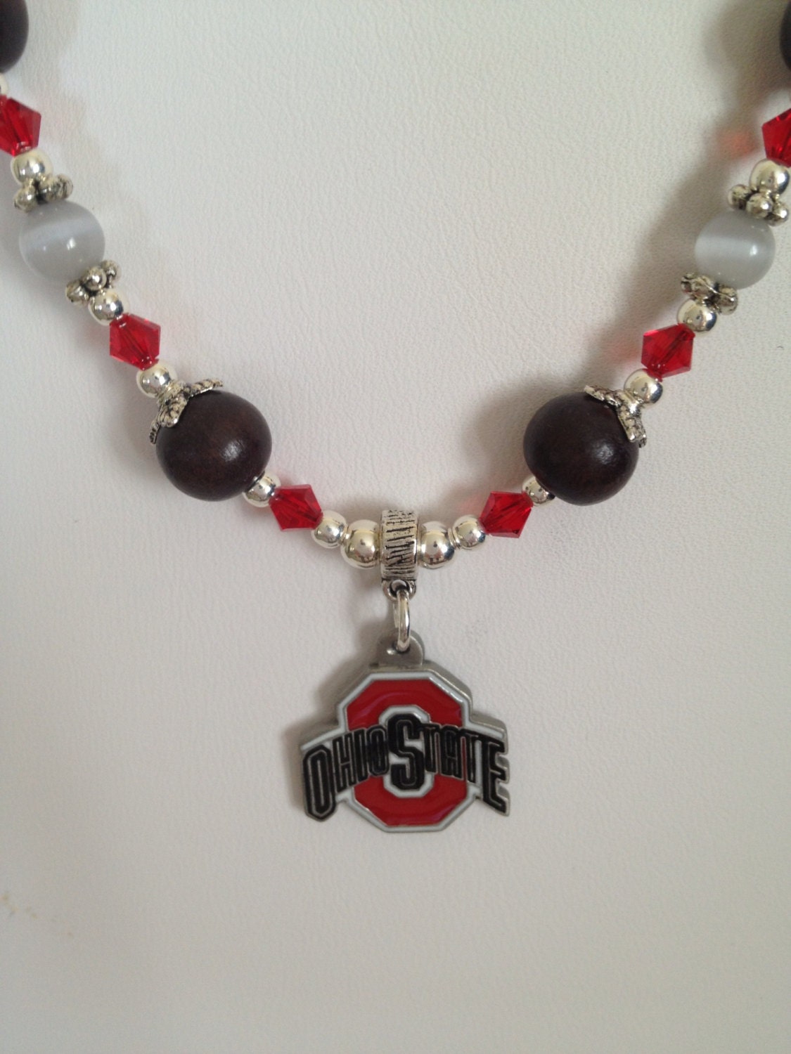 Ohio State Style Necklace. Women's Buckeye Necklace.