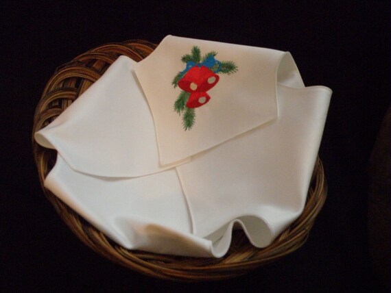 This bread cloth would make a great gift I have embroidered Brown yellow bread fabric timeless treasures usa