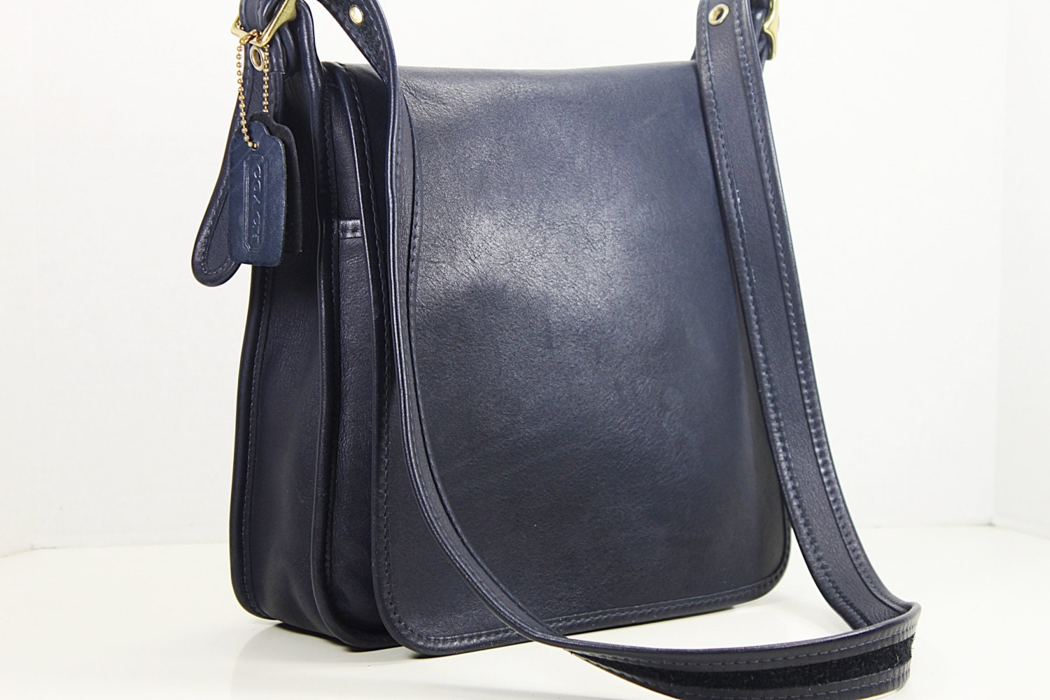 Vintage Coach Navy Blue Leather Messenger bag Crossbody