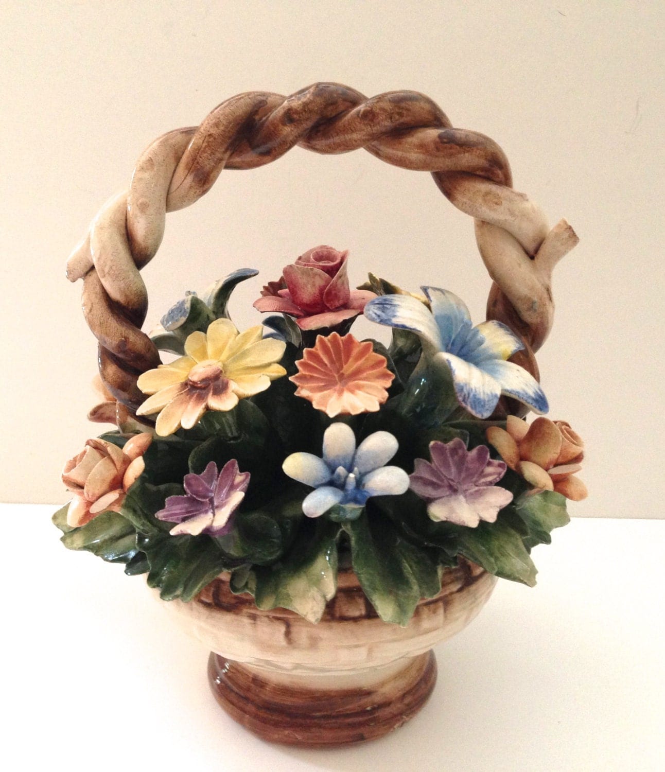 Capodimonte flower basket 8 inches