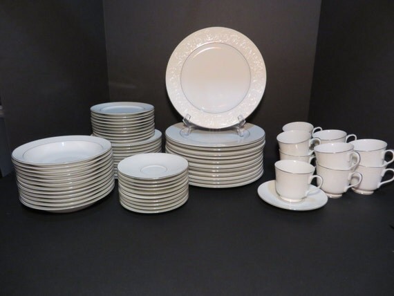 Luxurious Grace Fine China Concerto Porcelain Set 68 Pieces