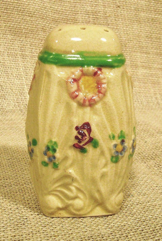 Vintage Cinnamon Shaker