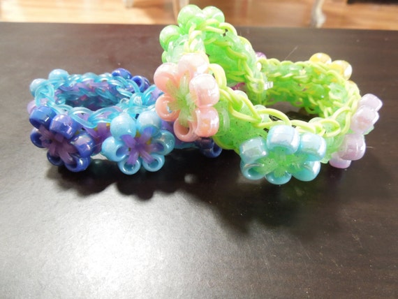 Items similar to Rainbow Loom Beaded Flower Bracelet on Etsy