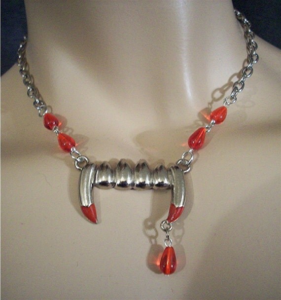 vampire fang choker