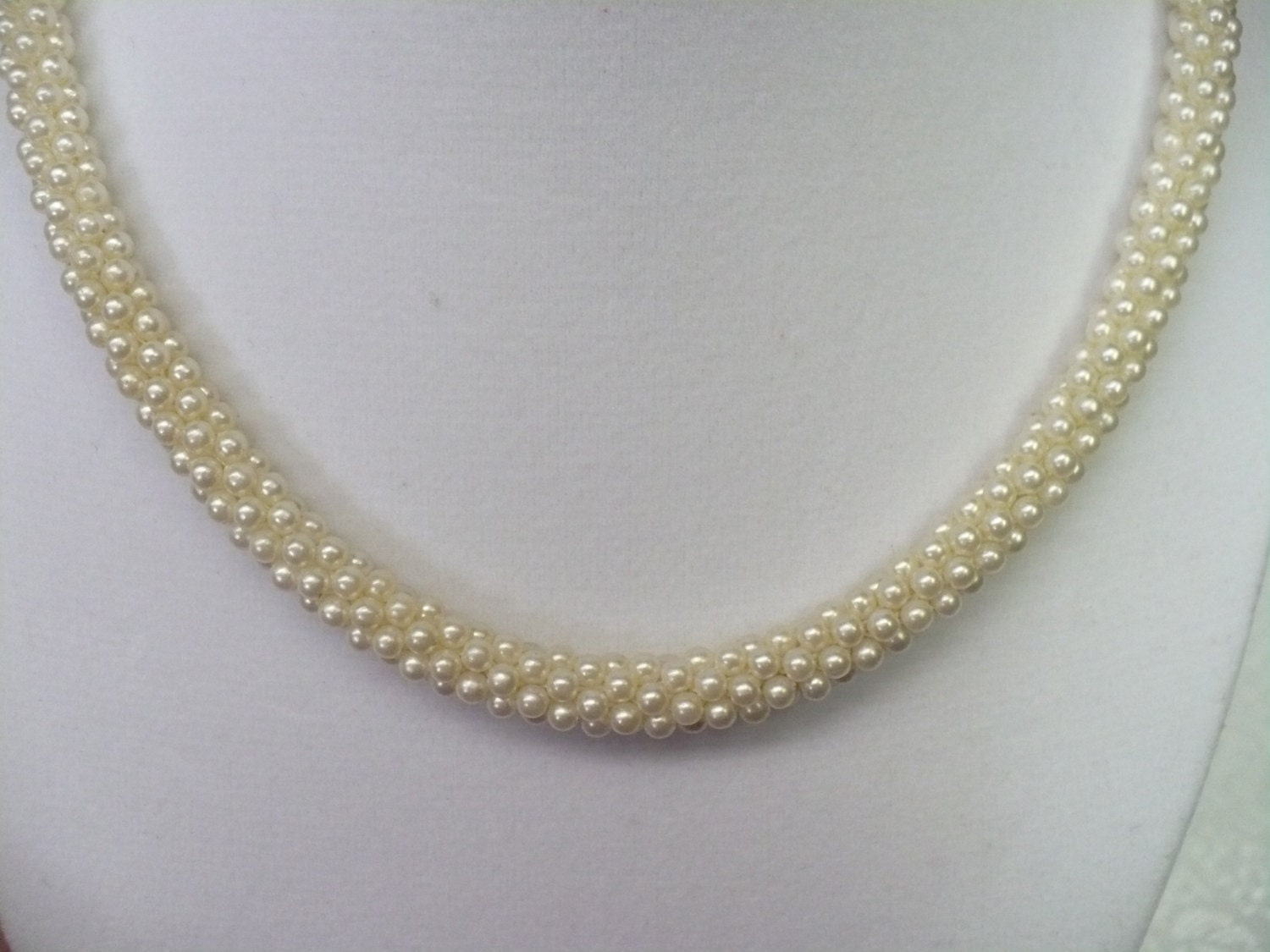 Vintage tight faux pearl necklace GORGEOUS by MBVintageOutlet