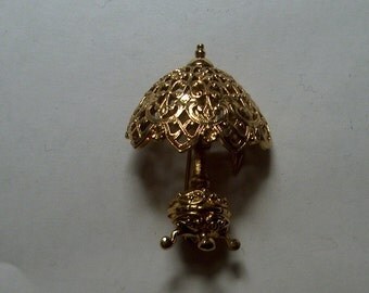 Vintage Costume Jewelry Lamp Brooch Pin, Goldtone Metal, WAS 10.00 - 50% = 5.00
