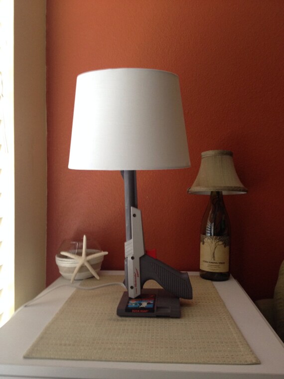 Nintendo Zapper Gun Lamp with trigger as the on/ by ThatsBadAss