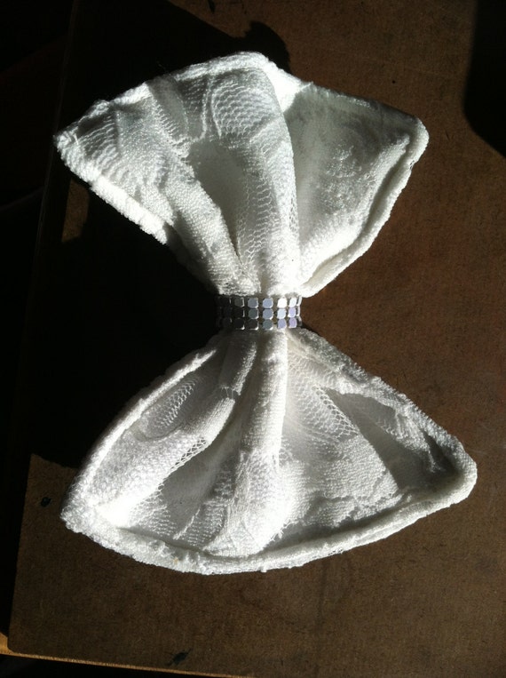 White lace hair bow by Breeoriginal on Etsy