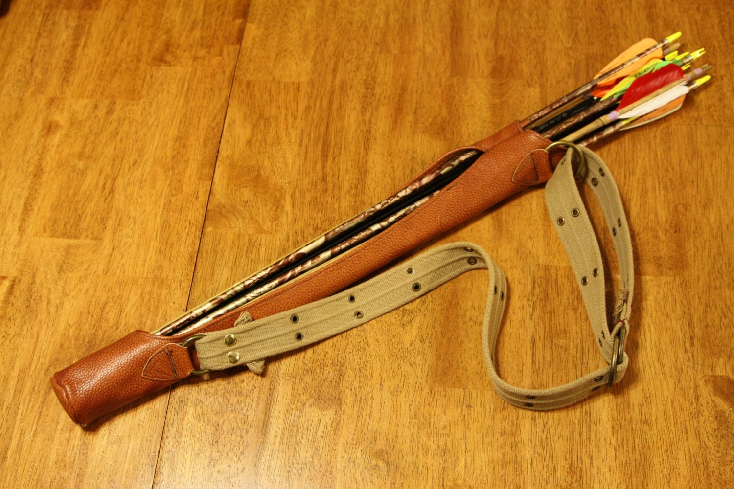 Archers Leather Side Draw Back Quiver Right side by UpshotArchery