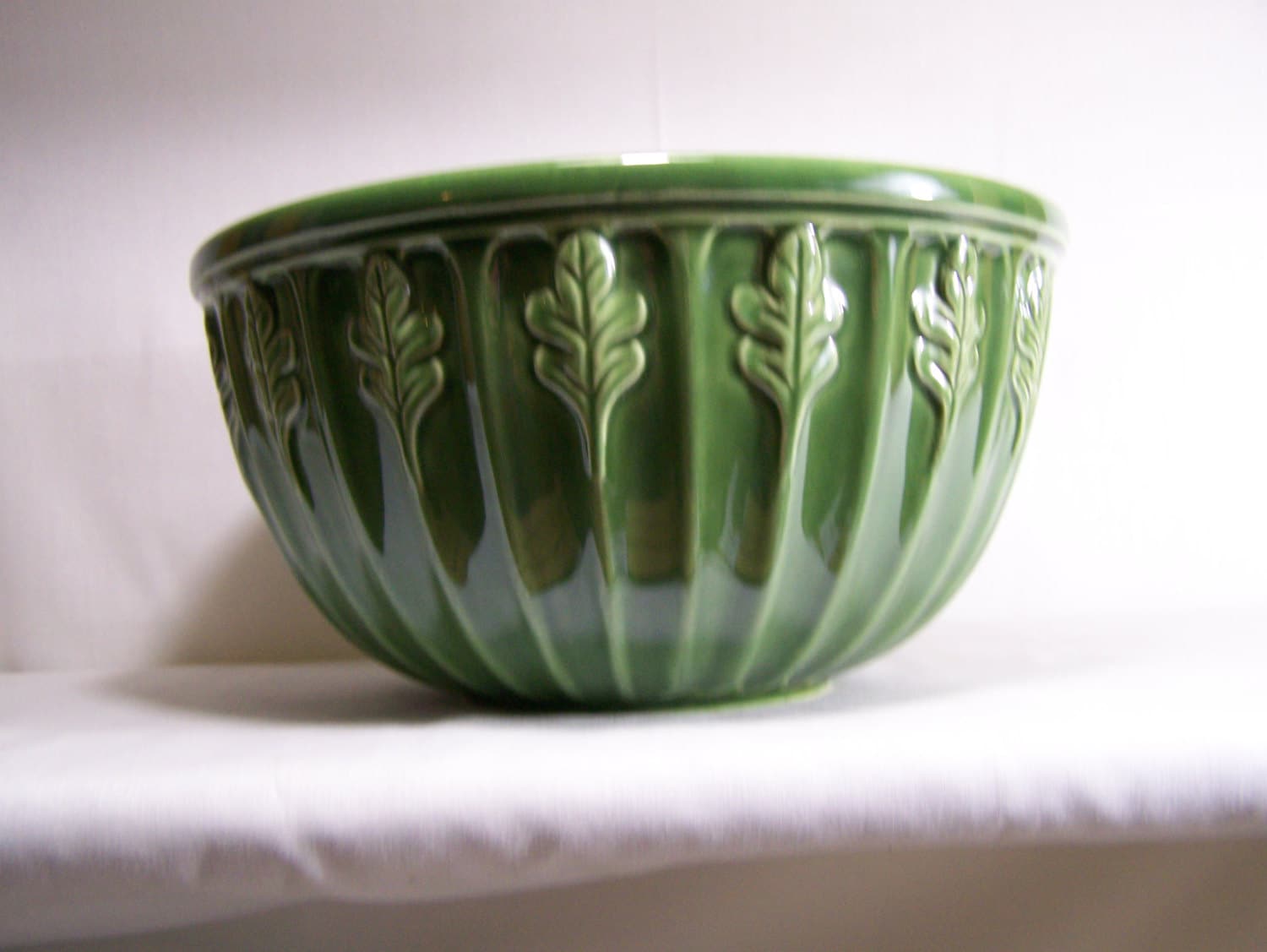 Vintage Pottery Green Leaf Bowl