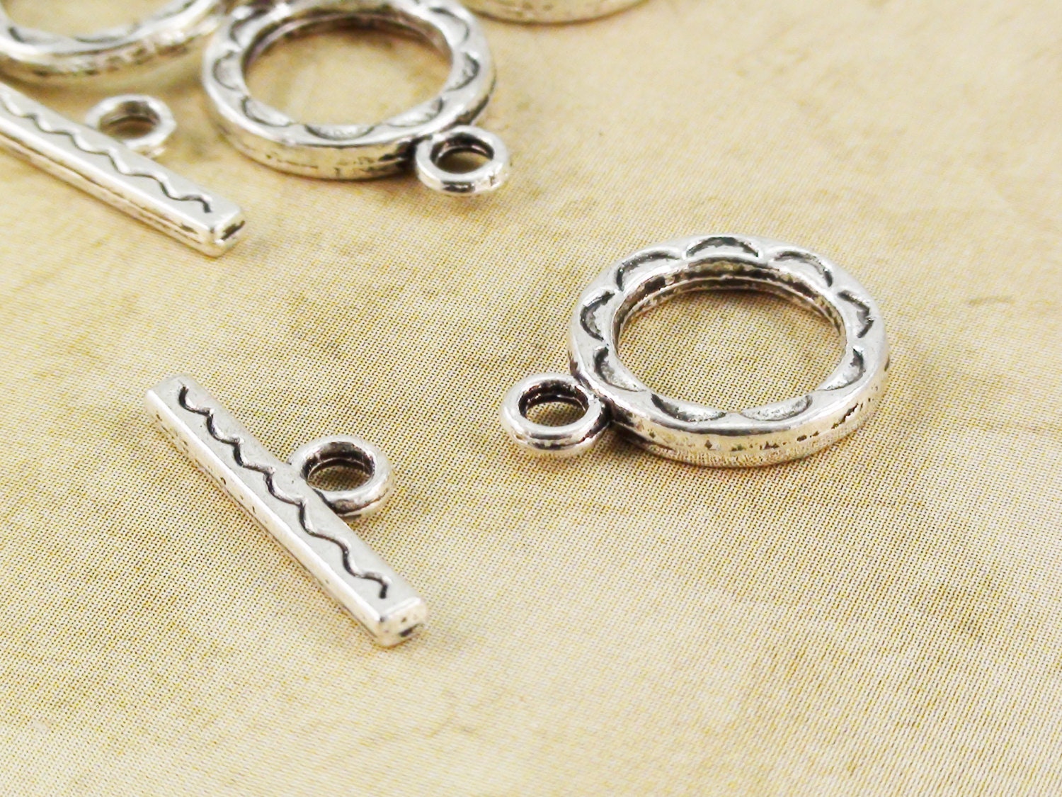 Decorative Round Toggle Clasps 12mm Antique Silver Scallop