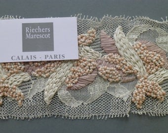 French lace with velvet embroidery by Riechers Marescot