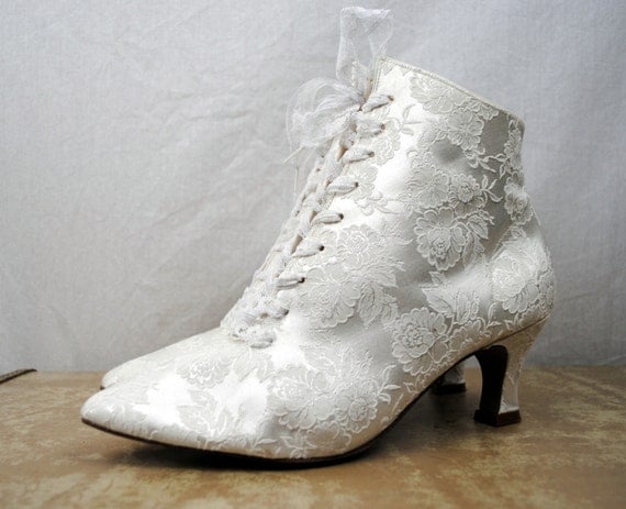 Vintage White Lace Heel Classic 80s Party Booties Shoes