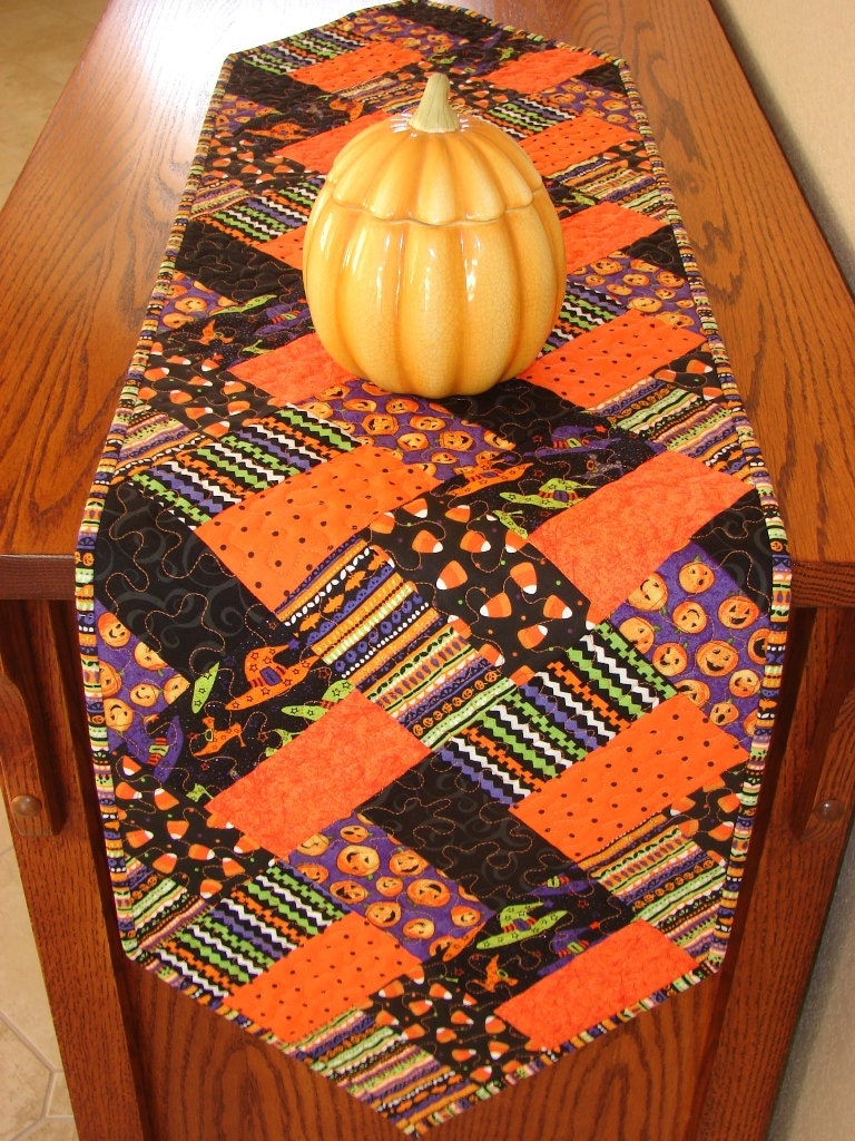 Halloween Quilted Table Runner Decoration