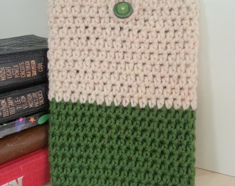Crocheted eBook Cover in Cream & Green || kobo touch, kobo glo, kindle 4, kindle 5