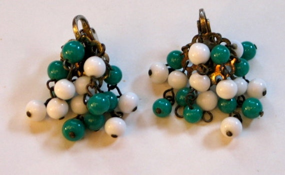 1950s Green and White Beaded Clip-On Earrings
