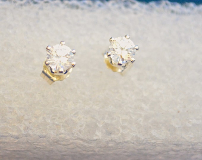 Diamond Studs, Russian Simulants, 4mm Round, 0.90ct, Brilliant Bright White, AAAAA, Superior Luster E375