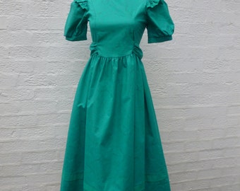 Laura ashley dress cotton clothing flower girls dress vintage green clothes teens fashion 1980s British made UK vintage English clothing.