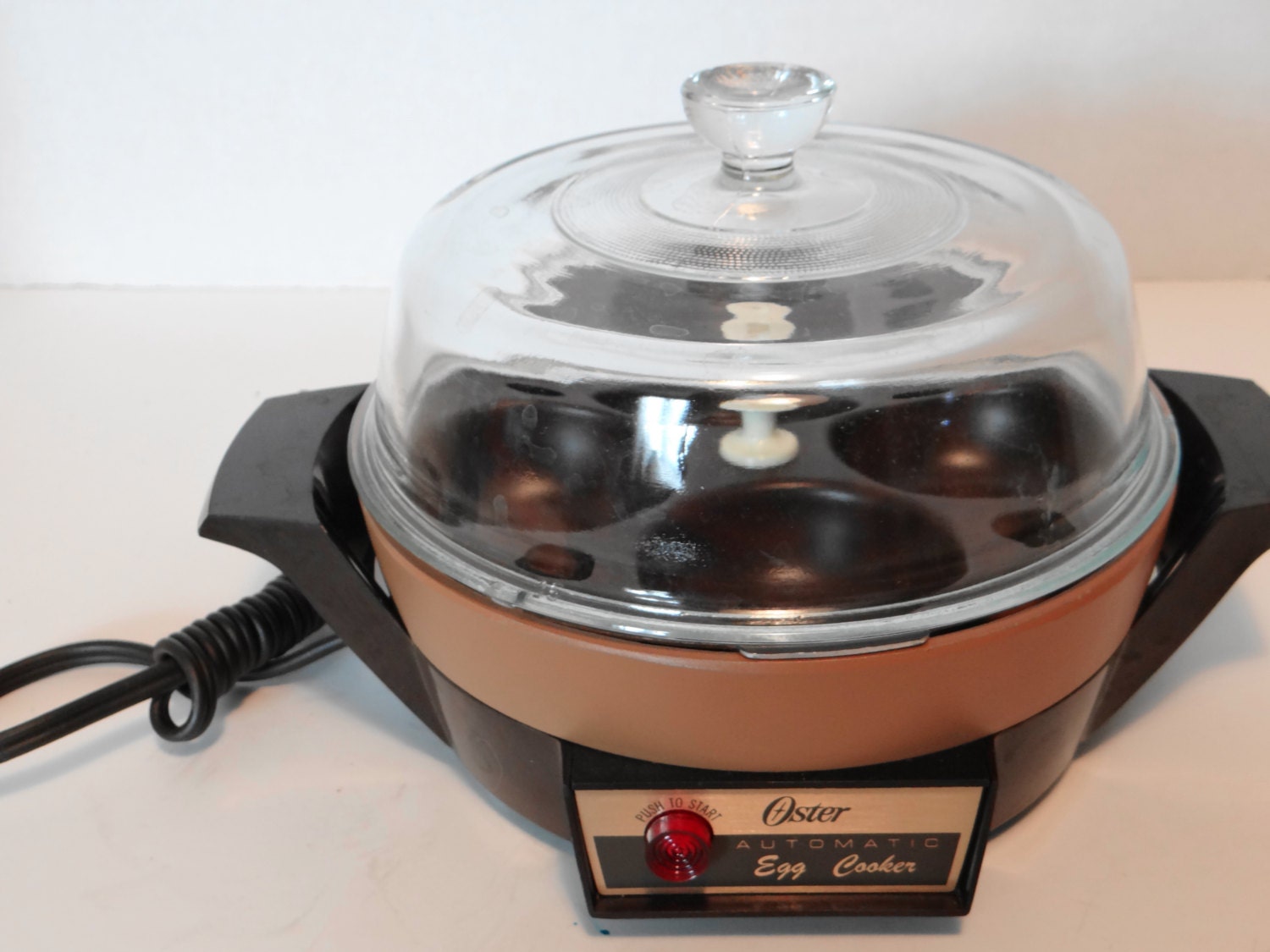Vintage 70's Oster Automatic Egg Cooker/Poacher Still in