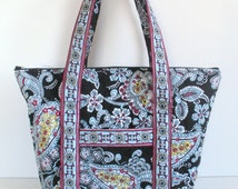 White Light Blue and Red Paisley Quilted Cotton Thermal Lunch Tote Bag ...