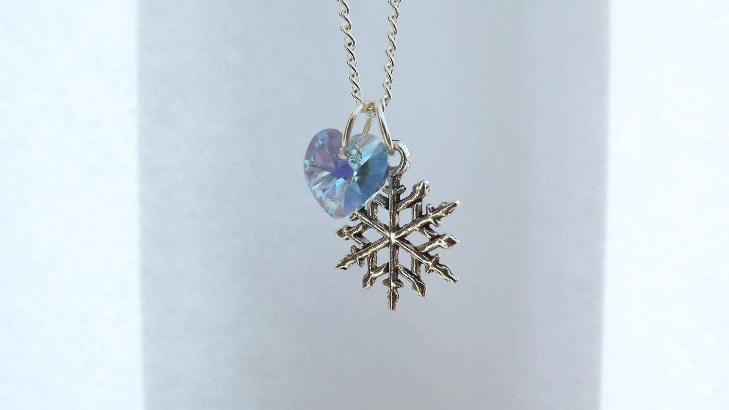 Frozen Character Necklace Elsa