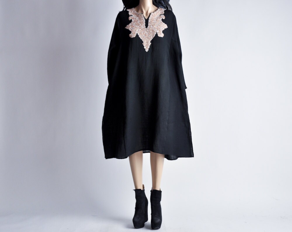black wool embroidered midi caftan style dress / s / m / l