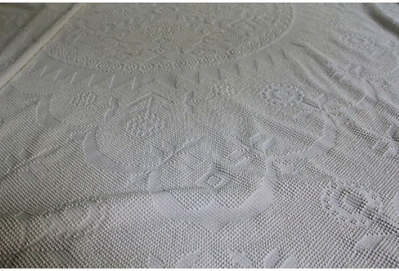 Chenille Blanket w/ Fringe White Hobnail Chenille Bedspread