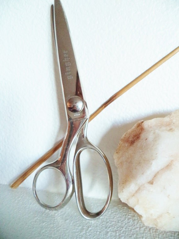 Left Handed Gingher Pinking Shears