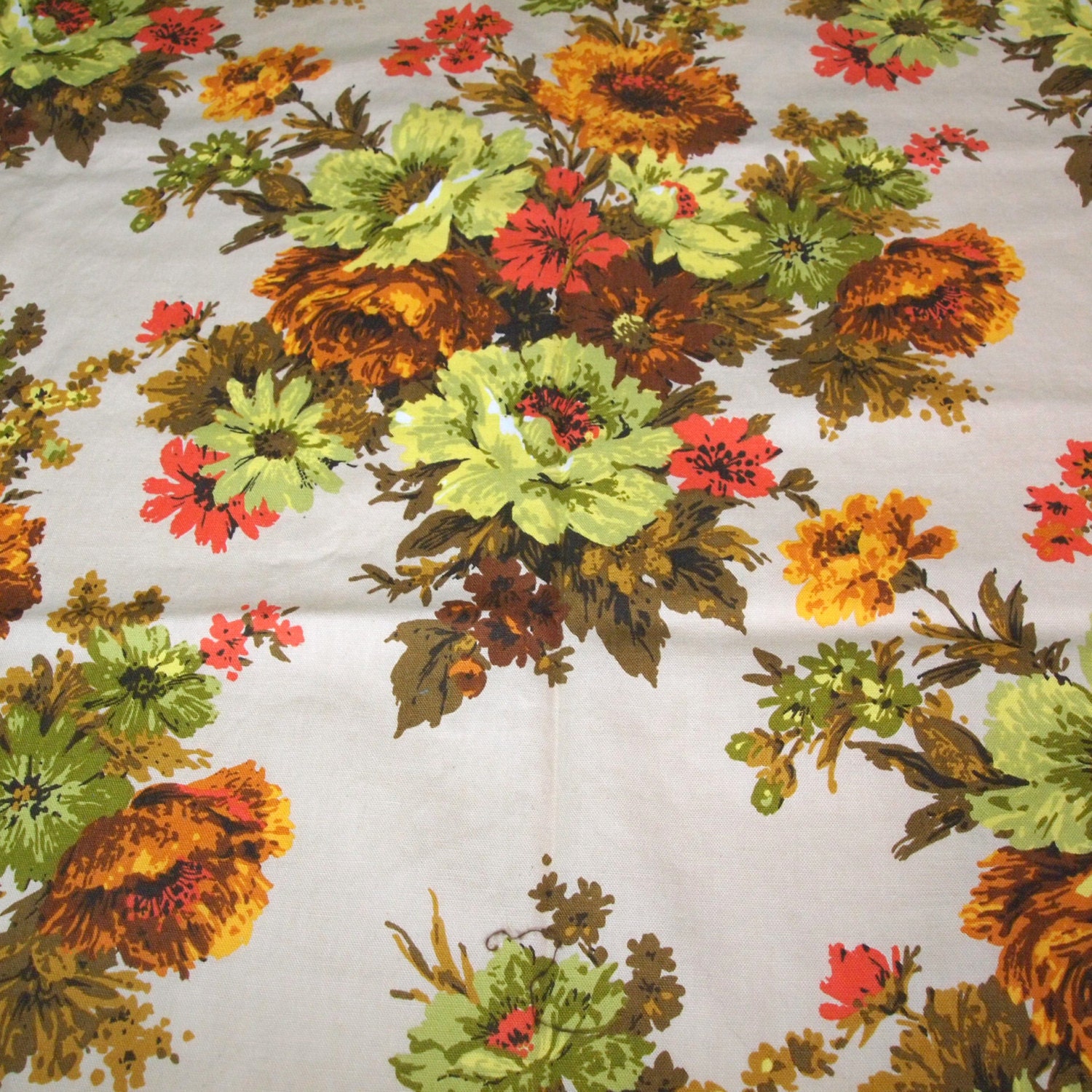 vintage 60s cotton canvas fabric, featuring great large floral design