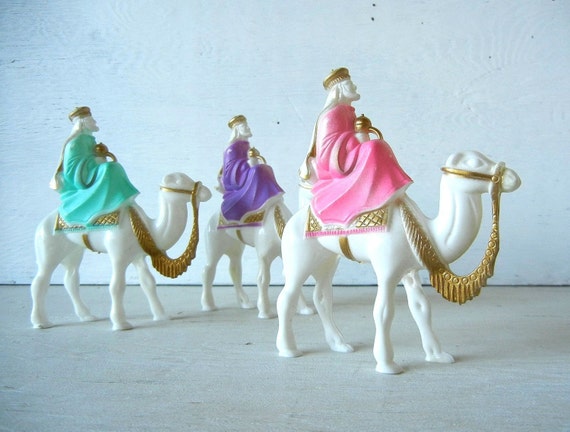 Vintage Christmas 3 Wise Men On Camels Figurines Hard Plastic