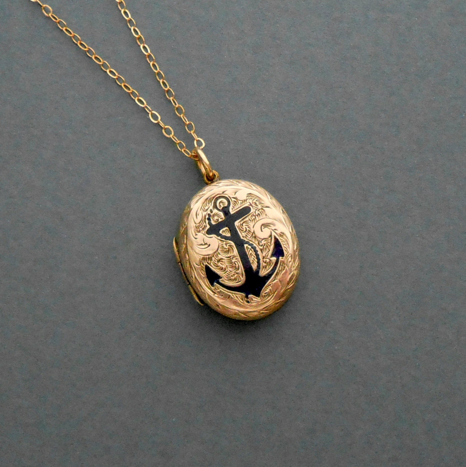Antique Victorian Locket. Anchor. Nautical. Enamel. Acorns.