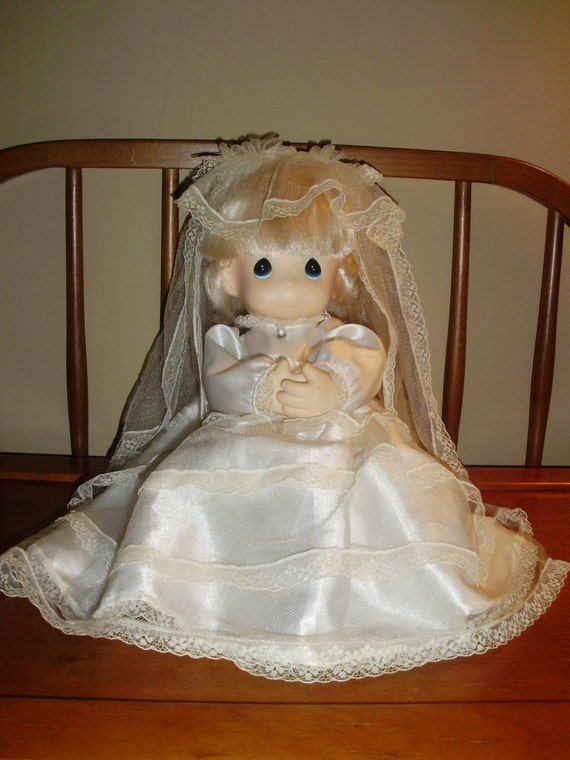 Vintage PRECIOUS MOMENTS Bride Doll