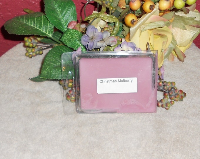 Christmas Mulberry Scented Break Away Melts in Clam Shell, Soy